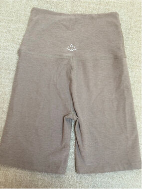 Women's Beyond Yoga Brown Bike Shorts XS